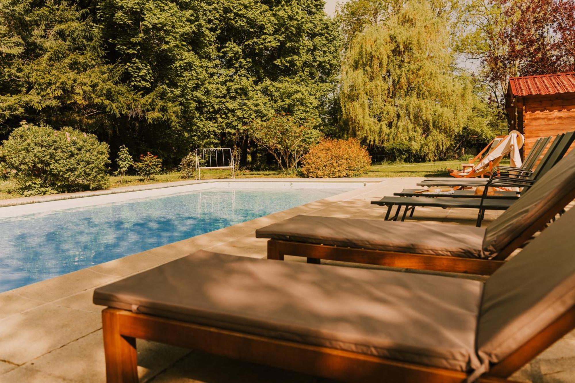 Maison D'Hotes Et Gite De Charme Avec Piscine, La Lhuiseraie エクステリア 写真