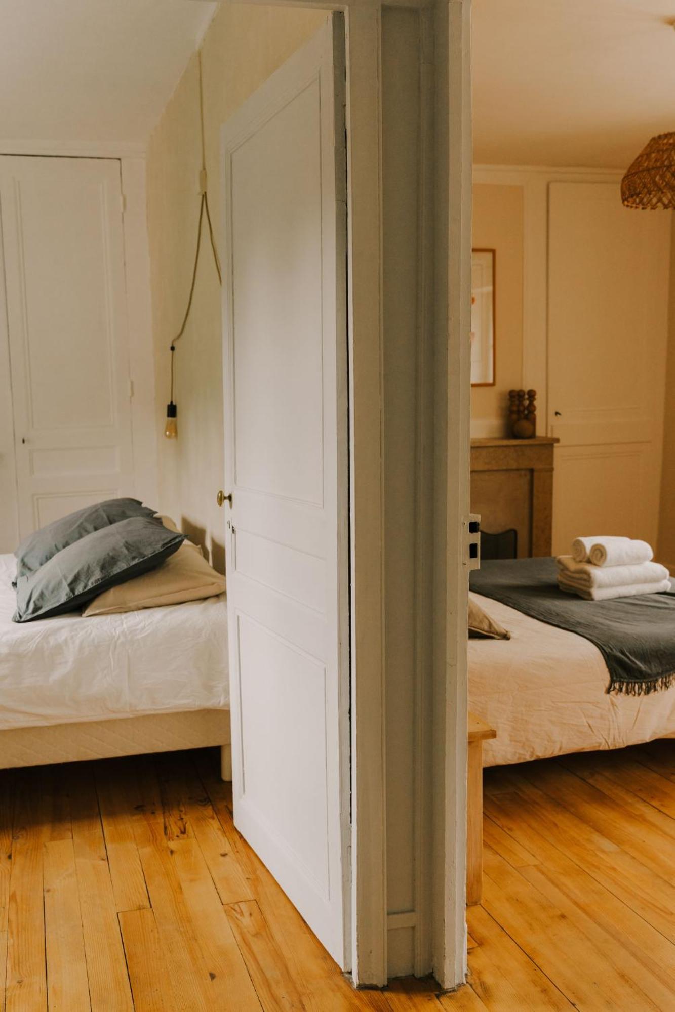 Maison D'Hotes Et Gite De Charme Avec Piscine, La Lhuiseraie 部屋 写真
