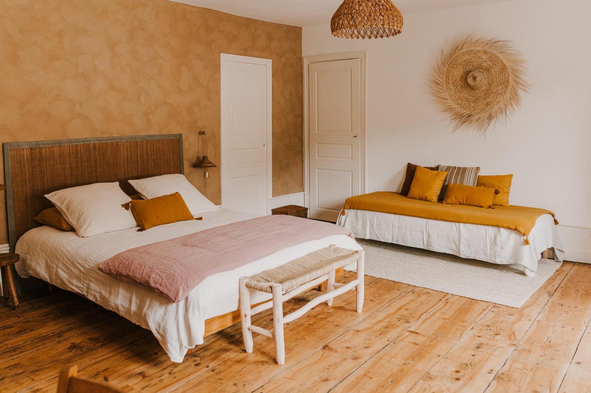 Maison D'Hotes Et Gite De Charme Avec Piscine, La Lhuiseraie 部屋 写真